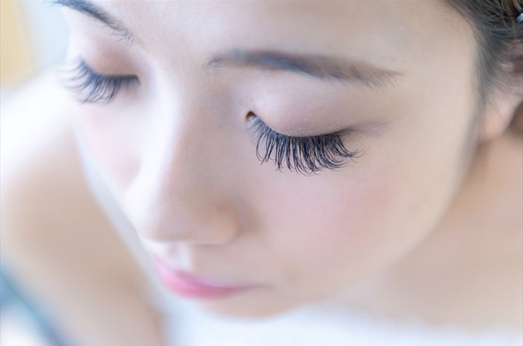 下向いてる